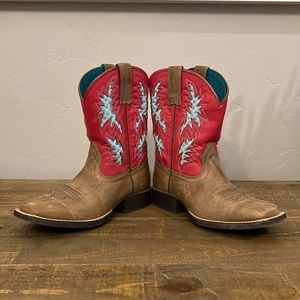 ARIAT YOUTH GIRLS' HOMESTEAD VENTTEK WESTERN BOOTS - BROAD SQUARE TOE